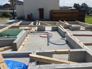 2023.6.20　屋内給排水　給水・給湯ﾍｯﾀﾞｰをさや管づ繋ぐ